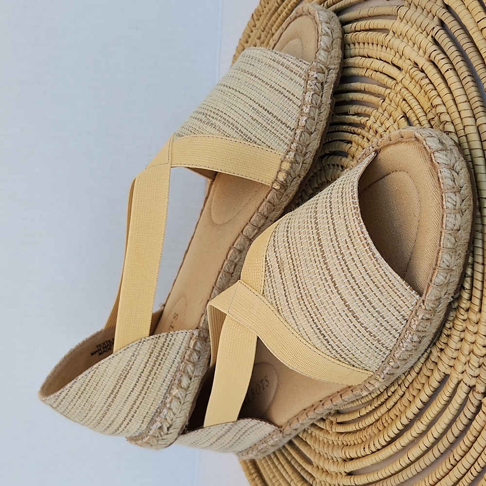 NWOT TALBOTS LLYSSA ESPARDRILLE FLATS